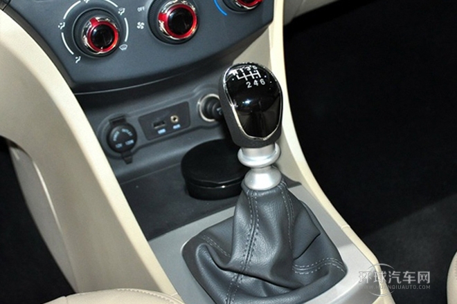 2013款 1.5L 手动尊贵型