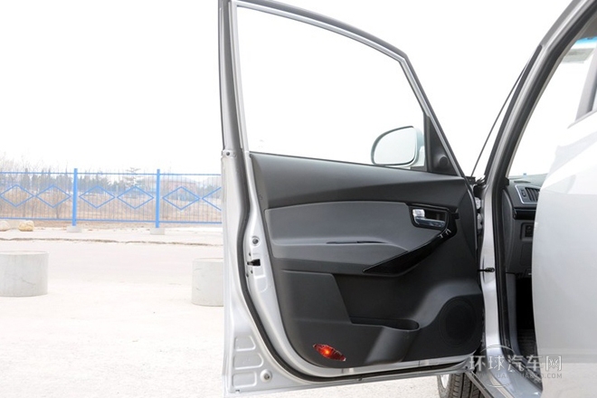 2013款 1.8L MT豪华型