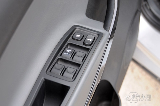 2013款 1.8L MT豪华型