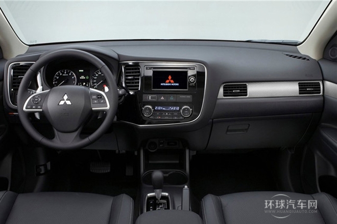 2013款 2.0L 两驱运动导航版 5座
