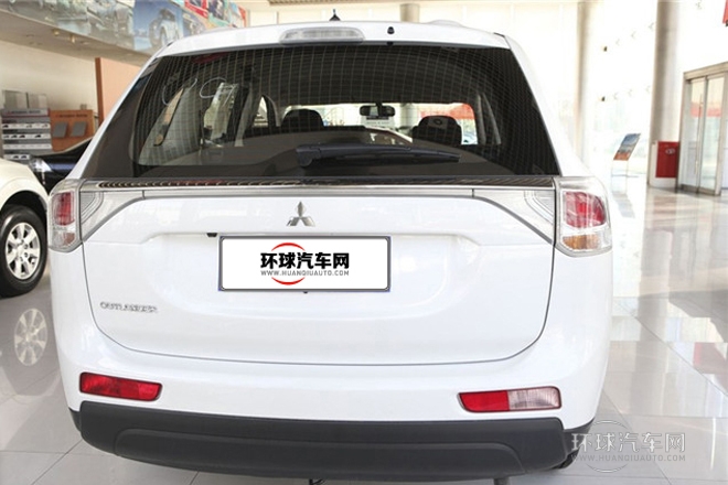 2013款 2.0L 两驱运动导航版 5座