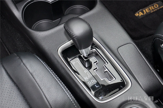 2013款 2.0L 四驱都市导航版 5座