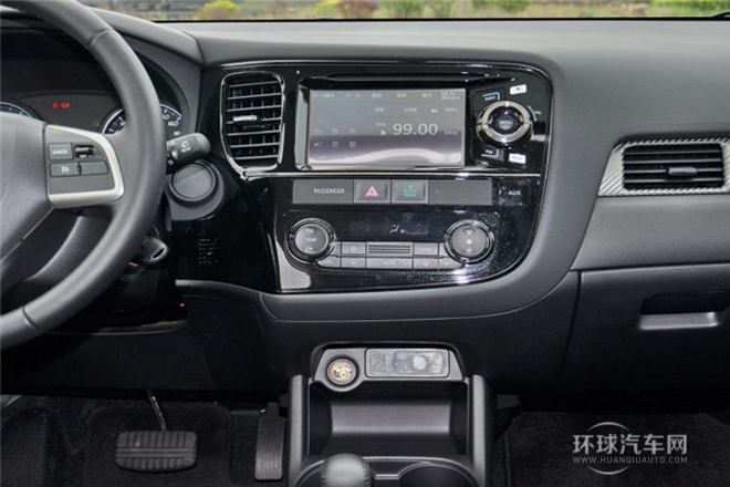 2013款 2.0L 四驱都市导航版 5座