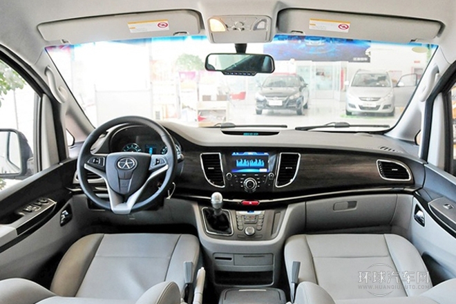 2013款 2.0T 汽油手动商务版