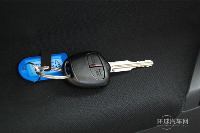 2013款 2.0L 手动两驱舒适版