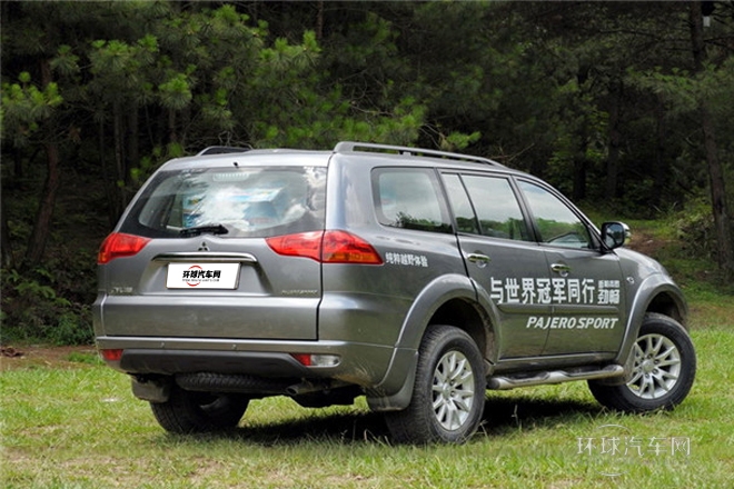 2013款 2.4L 手动两驱舒适版