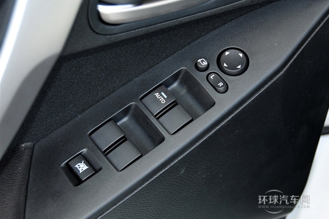 2012款 两厢 2.0L 手动运动型