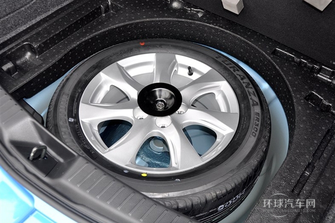 2012款 两厢 2.0L 自动豪华型