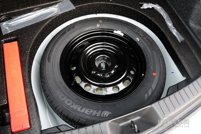 2013款 两厢 1.6L 自动精英型
