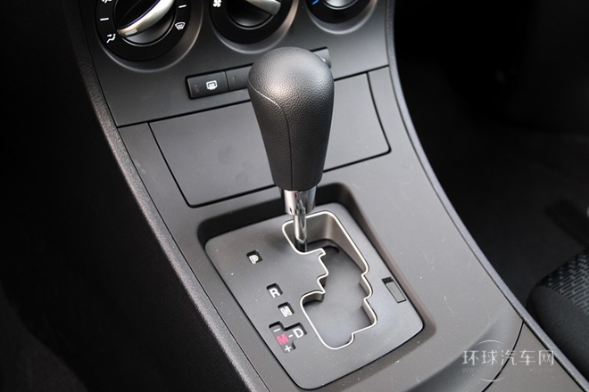2013款 两厢 1.6L 自动精英型