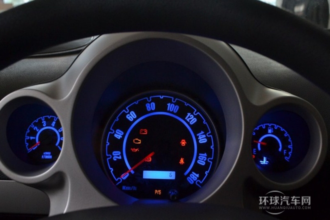 2013款 国际版 1.0L 舒适型