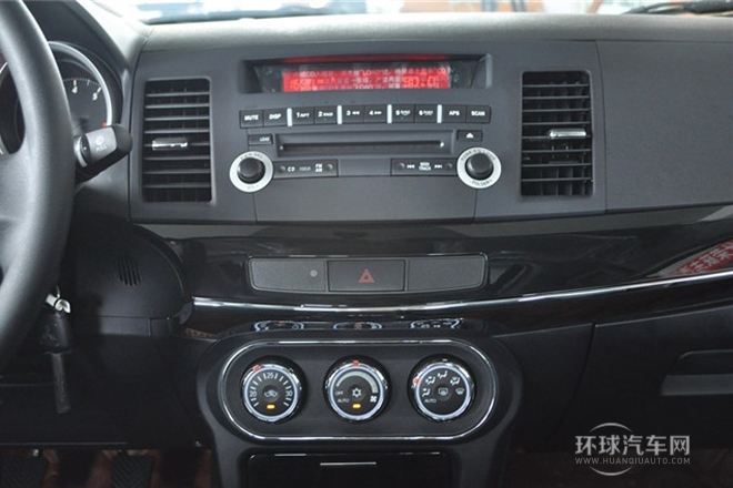2013款 致尚版 1.8L 手动豪华型