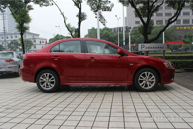 2013款 致尚版 1.8L 手动豪华型