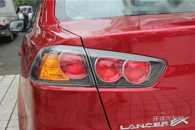 2013款 致尚版 1.8L 手动豪华型