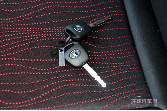 2012款 1.5L 两驱舒适型