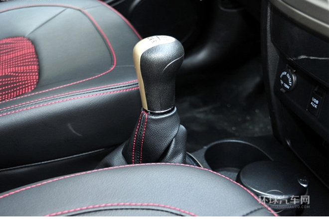 2012款 1.5L 两驱舒适型