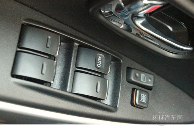 2012款 1.5L 两驱豪华型