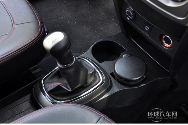 2012款 1.5L 两驱豪华型