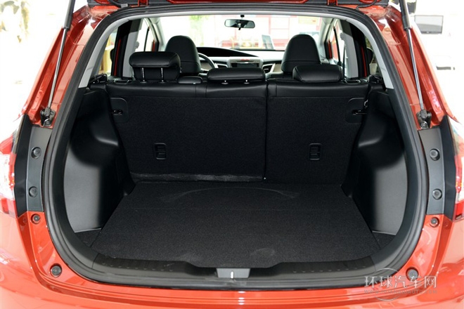 2014款 1.8L 自动舒适精英版 5座