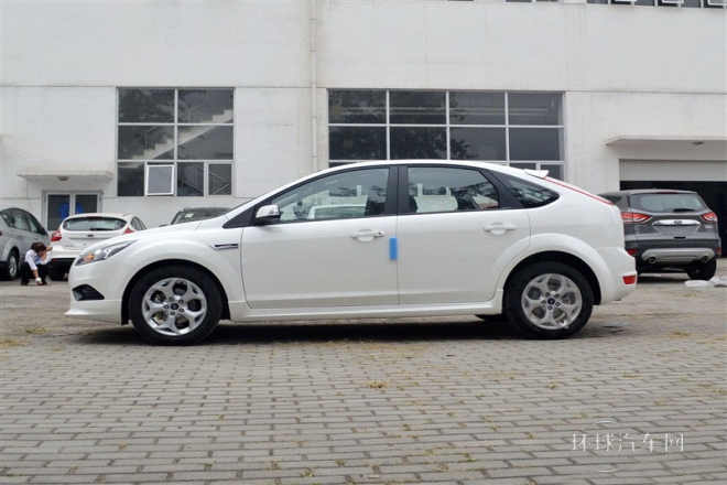 2014款 两厢经典 1.8L 手动酷白典藏版