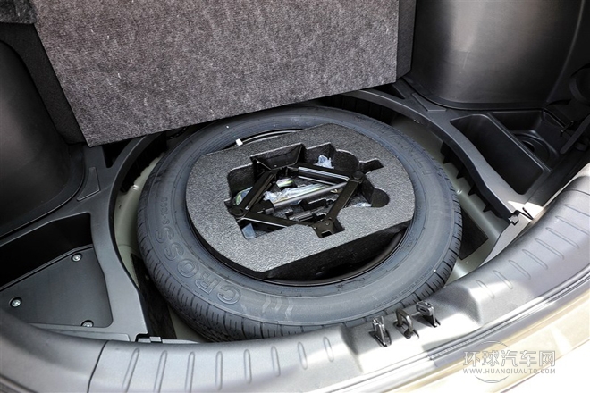 2015款 1.8T 自动两驱豪华版