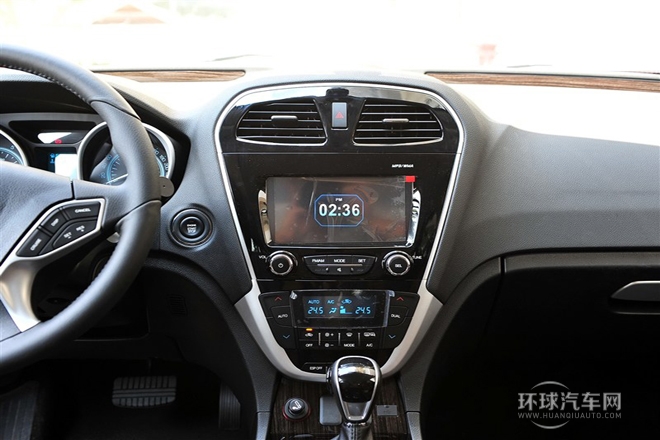 2015款 1.8T 自动两驱豪华版