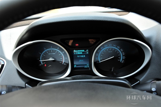 2015款 1.8T 自动两驱豪华版