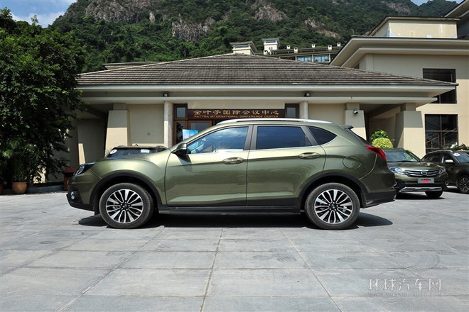2015款 1.8T 自动两驱豪华版