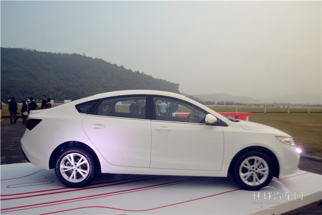2015款 1.5T 自动风尚版