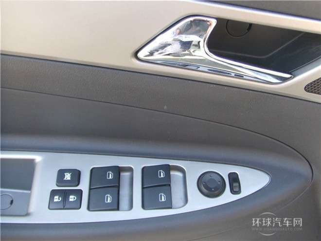 2014款 CROSS 1.5L 手动智驱尊尚型