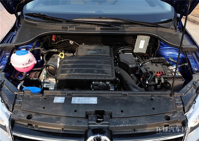 2015款 1.6L 自动豪华型