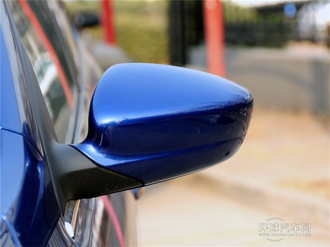 2015款 1.6L 自动豪华型