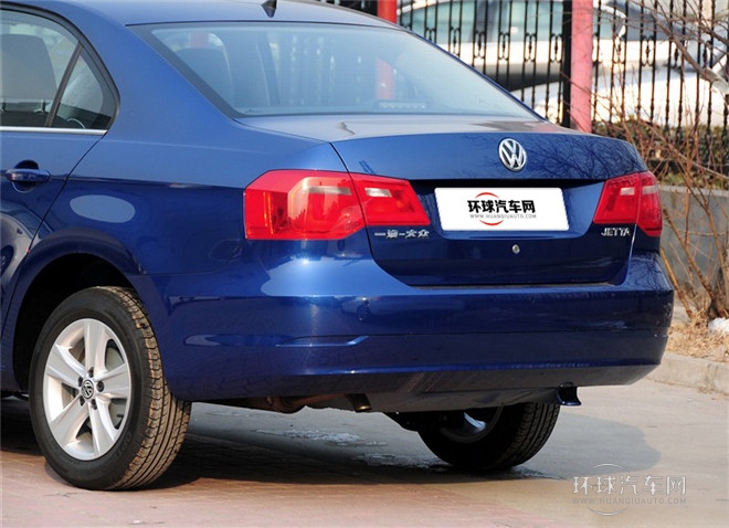2015款 1.6L 自动豪华型