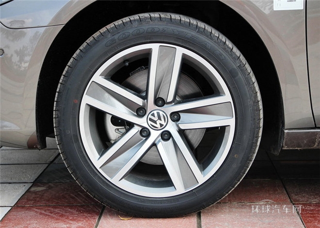 2015款 2.0TSI 尊贵型