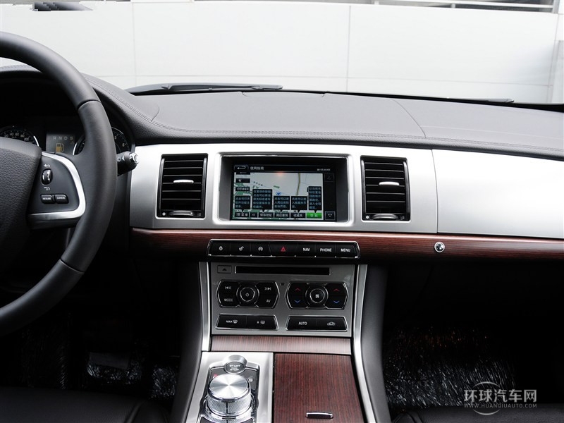 2015款XF 2.0T Sportbrake 风华版