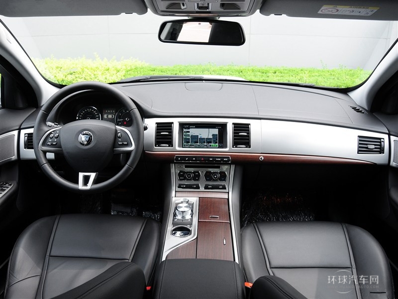 2015款XF 2.0T Sportbrake 风华版