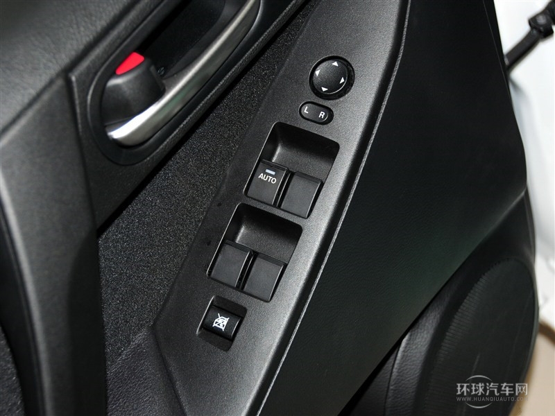 2015款 三厢 1.6L 自动精英型