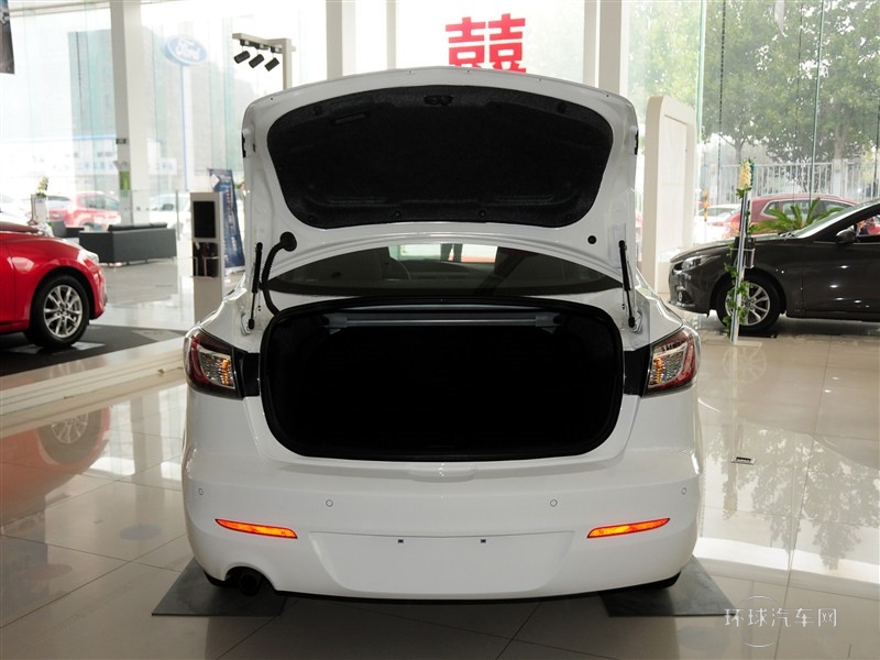 2015款 三厢 1.6L 自动精英型