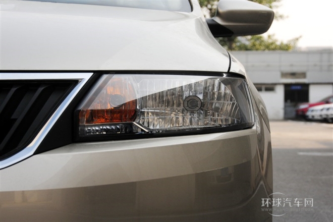 2015款 1.6L 手动智选型