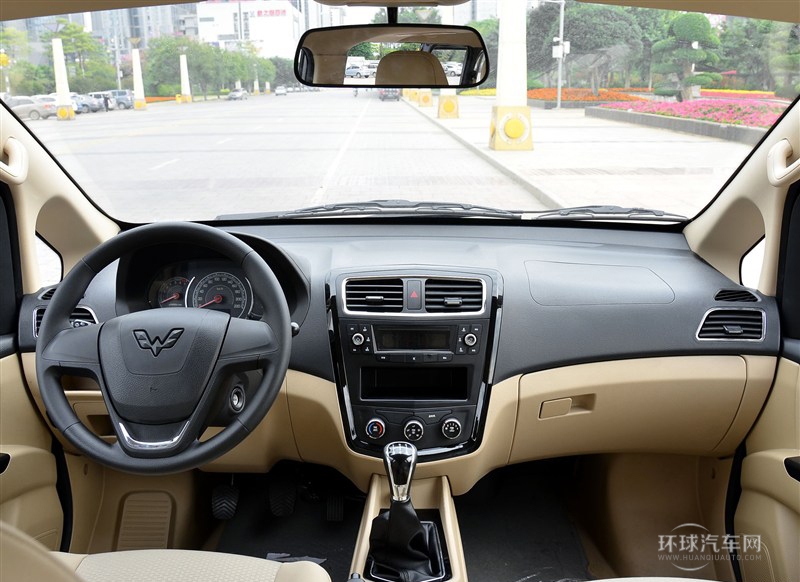 2015款 1.8L 豪华型