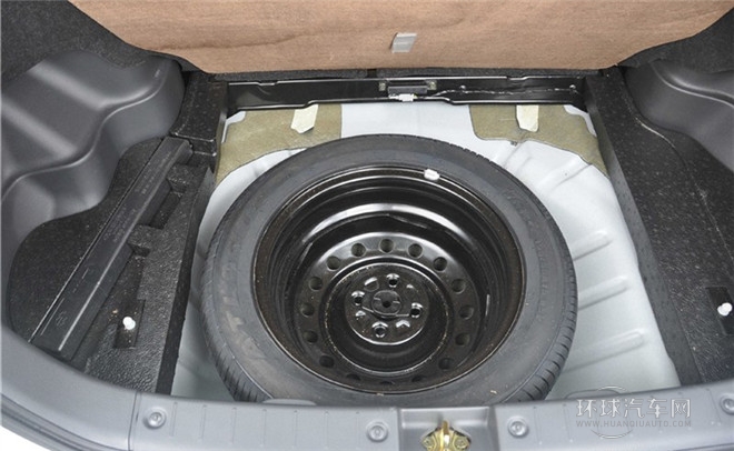2014款 两厢 1.4L 手动梦想型