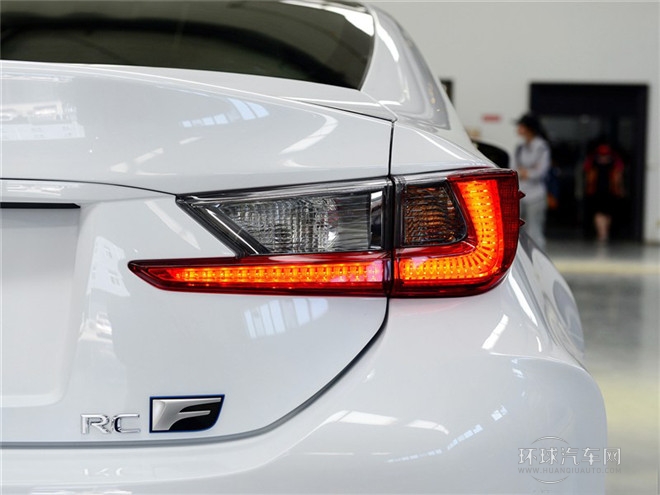 2015款 F 5.0L 碳纤维版