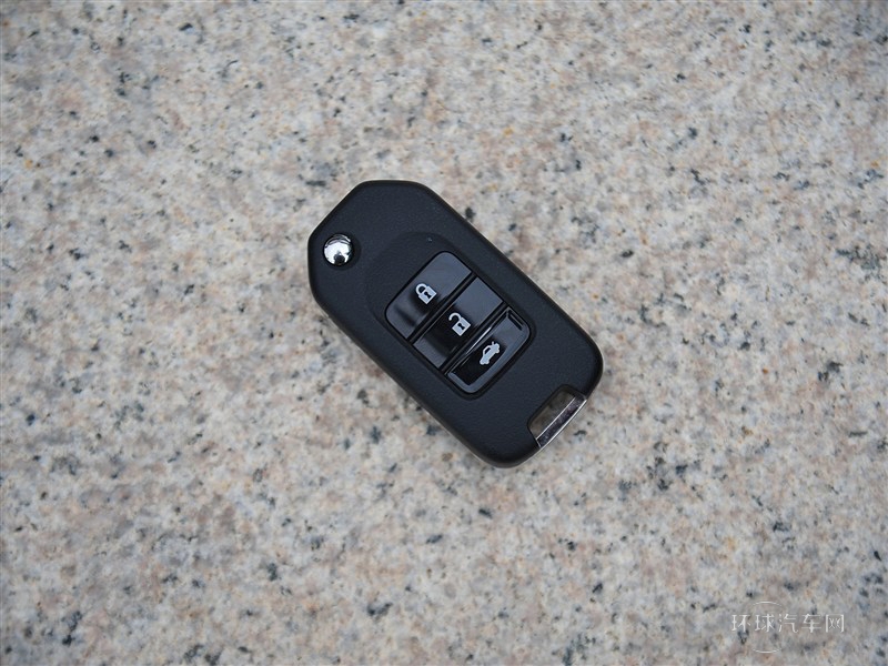 2015款 2.0L 尊贵版
