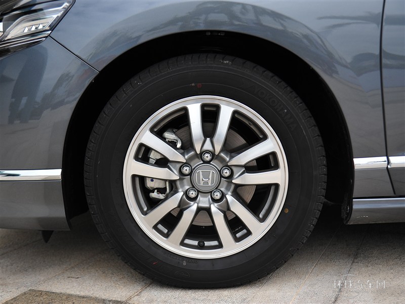 2015款 2.0L 尊贵版