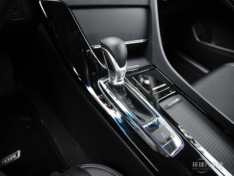 2015款 2.0L 尊贵版