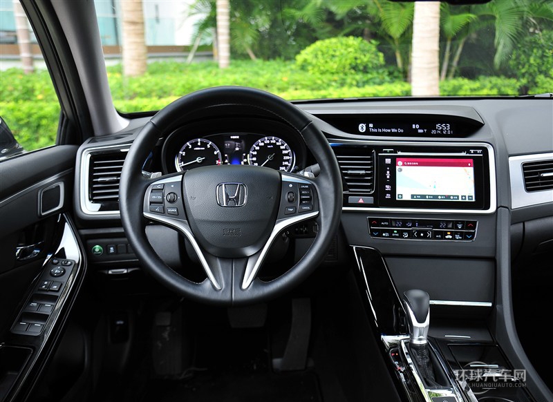 2015款 2.0L 尊贵版