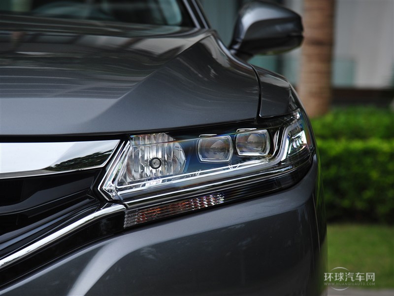 2015款 2.0L 尊贵版