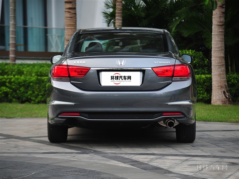 2015款 2.0L 尊贵版