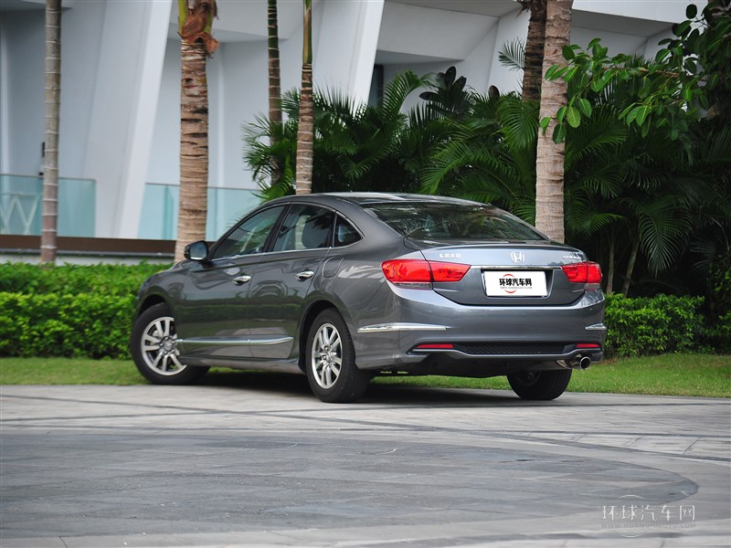 2015款 2.0L 尊贵版