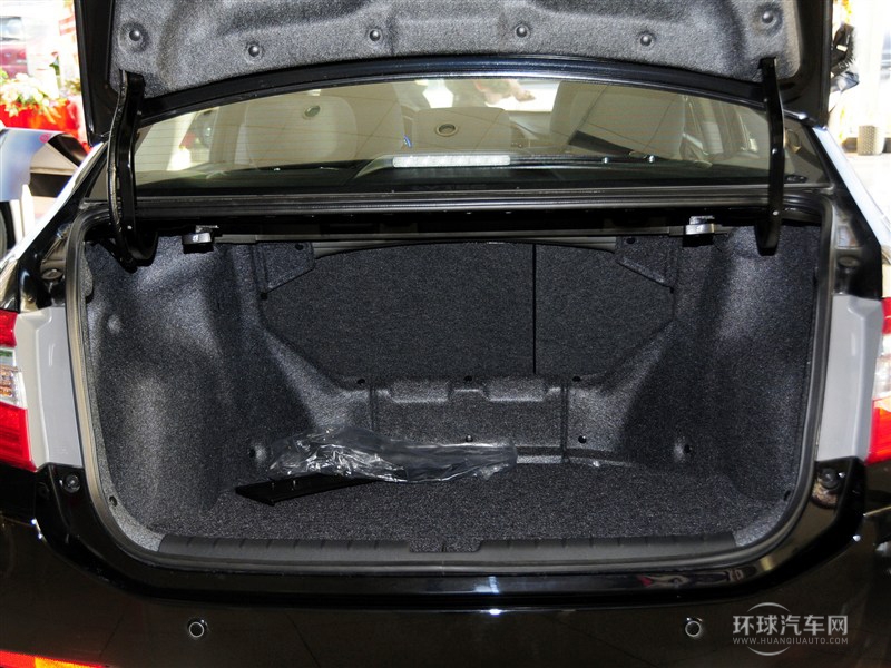2015款 1.8L 自动豪华版